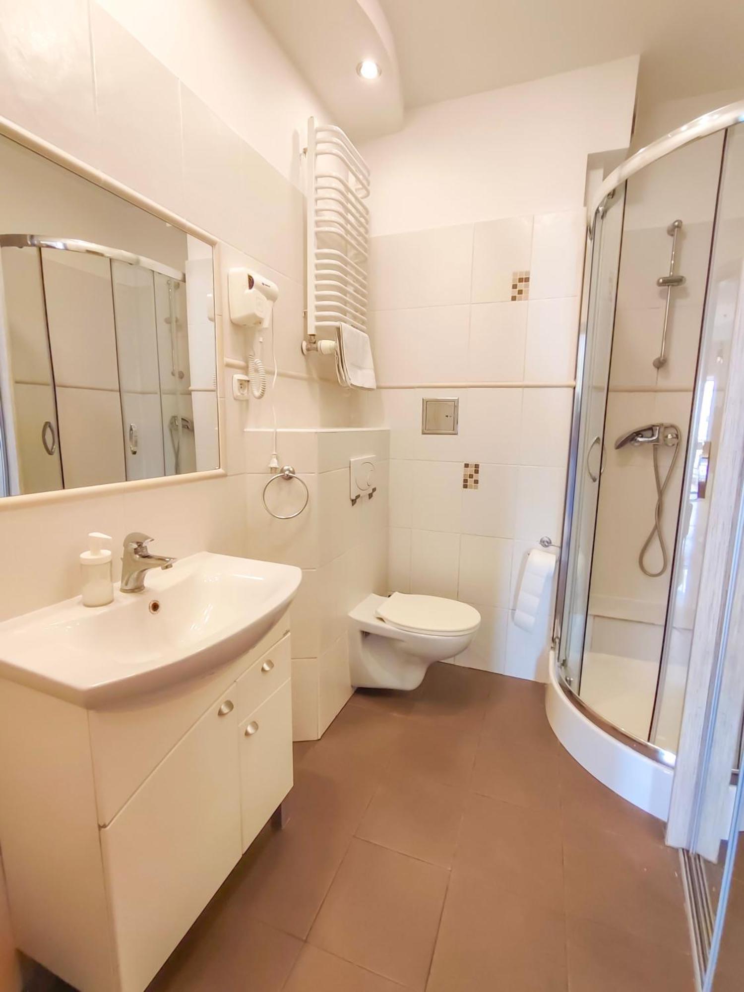 Prywatny Parking Apartament Zacisze By Rentoom Stary Toruń Exteriör bild